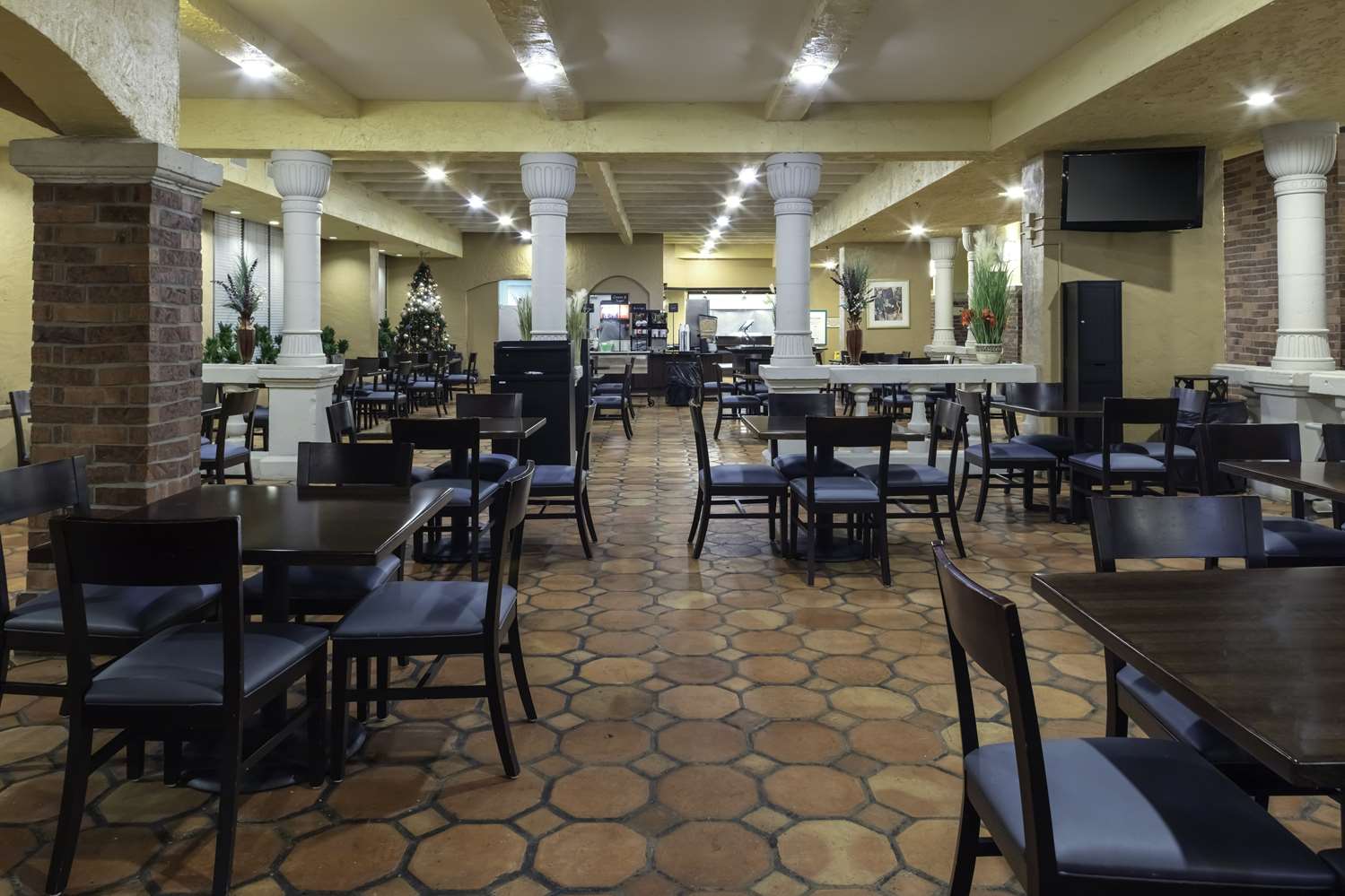 restaurant cafeteria