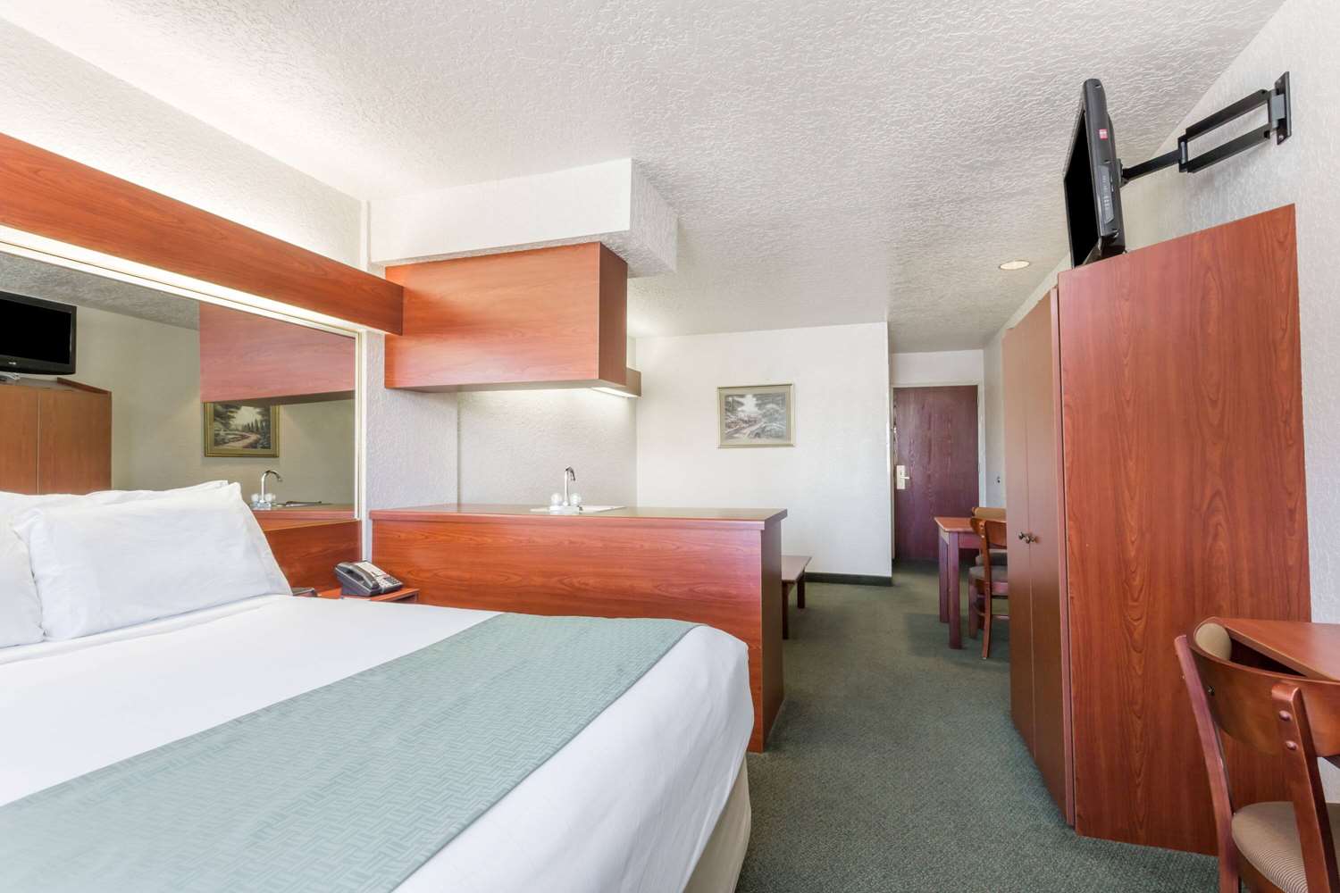 Microtel Inn Suites By Wyndham Marianna 6/23