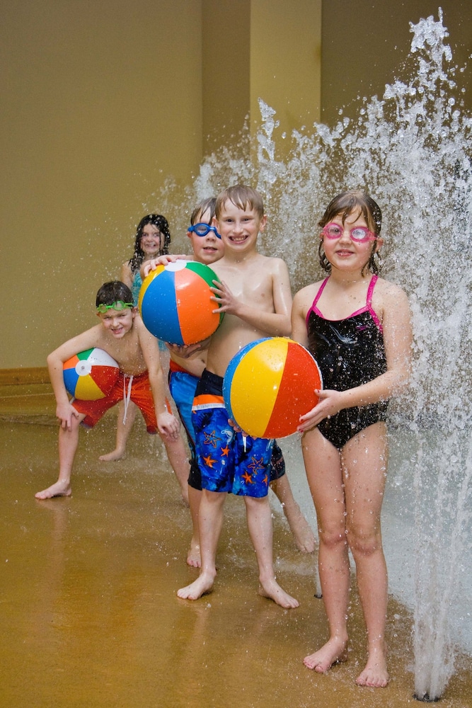 Lake Okoboji Resort and Conference Center 26/53