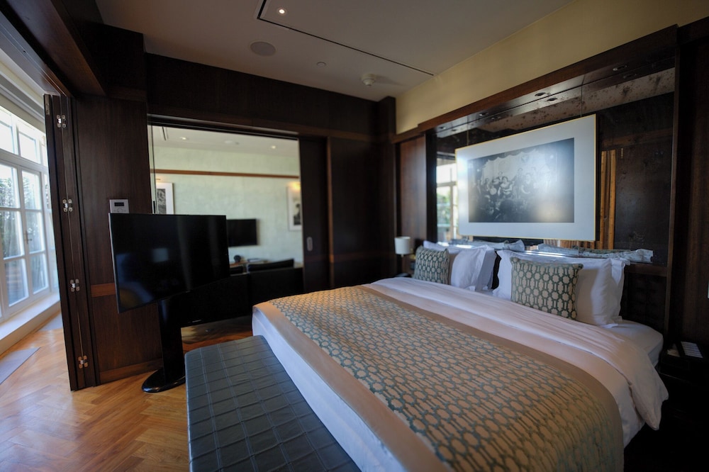 SUITE, KING BED, TERRACE