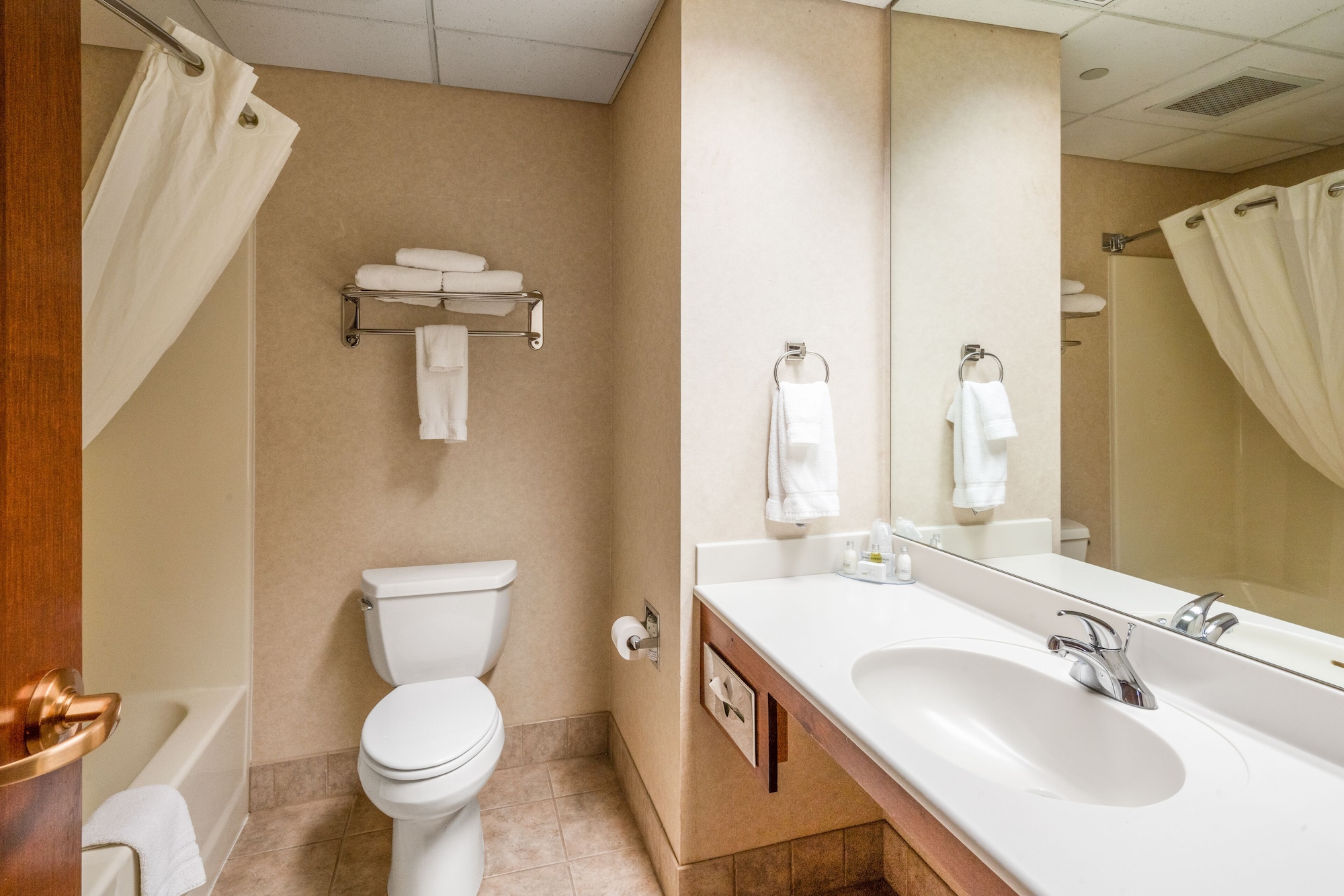 Master, Suite, 2 Queen Beds