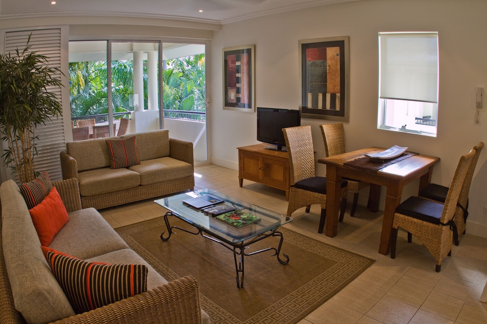 Mandalay Luxury Beachfront Apartments 40/59