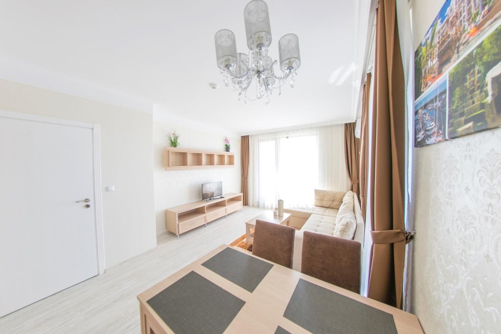 Harmony Suites 10 9/42