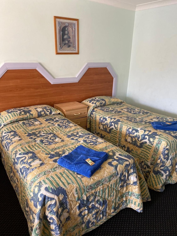 BELLVIEW MOTEL 21/55