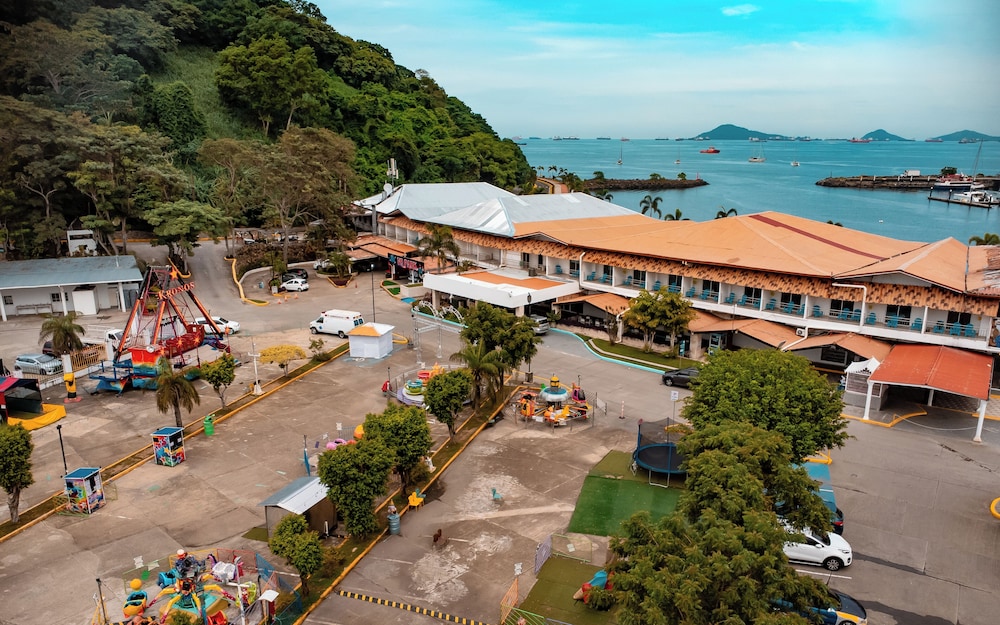Amador Ocean View Hotel 37/40