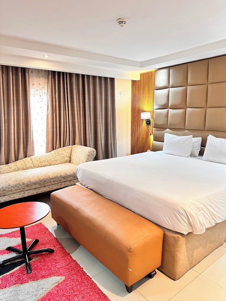 GOLDEN TULIP PORT HARCOURT 23/81