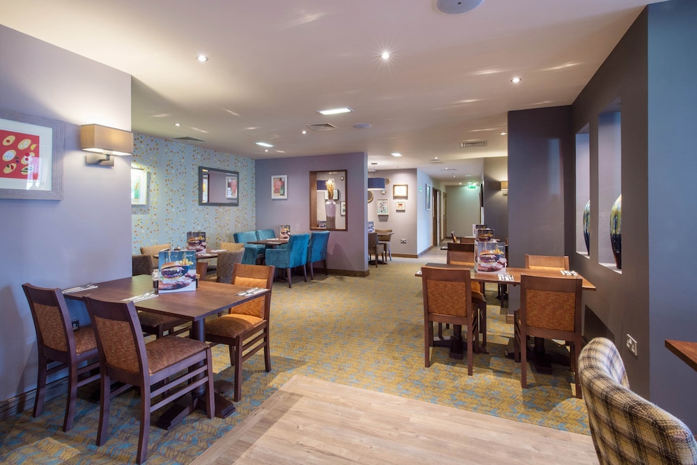 Premier Inn St Albans City Centre 27/43