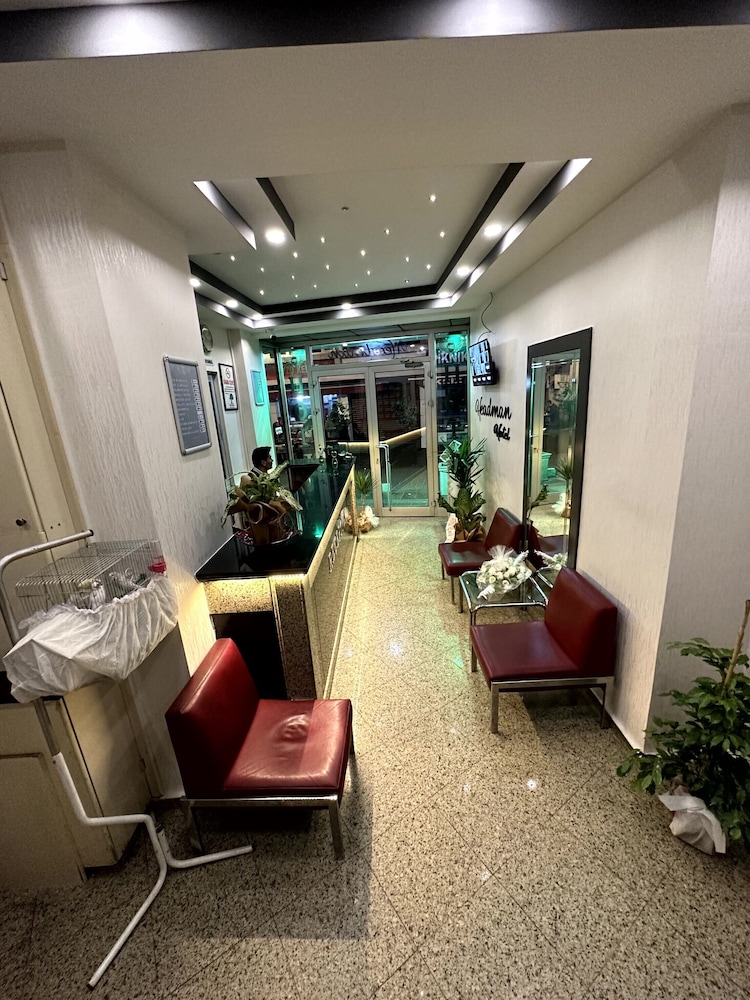 Headman Hotel 24/41