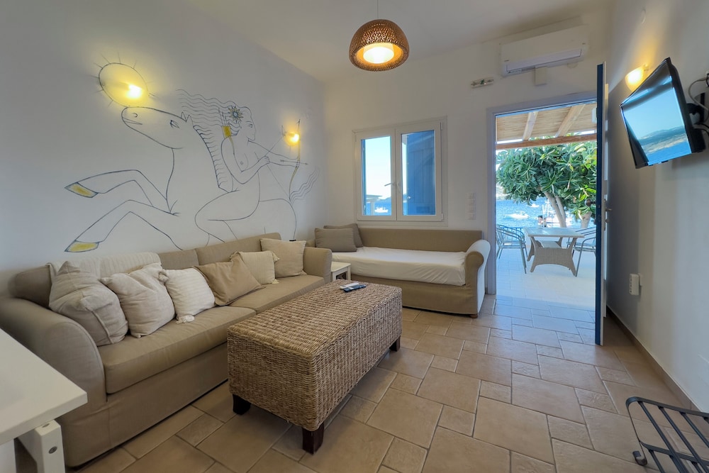 Heliotropio Studios & Apartments 30/50