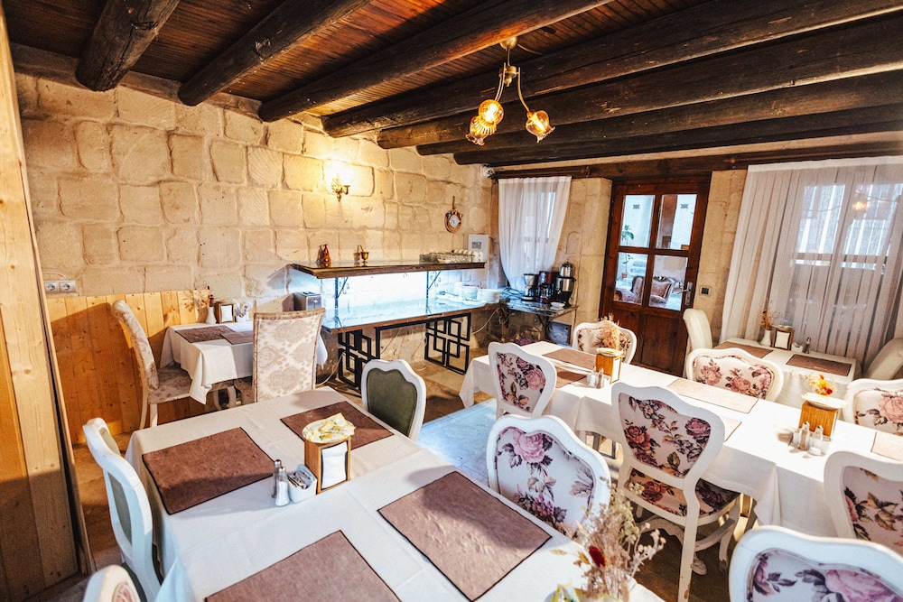 Crazy Horse Pension 48/50