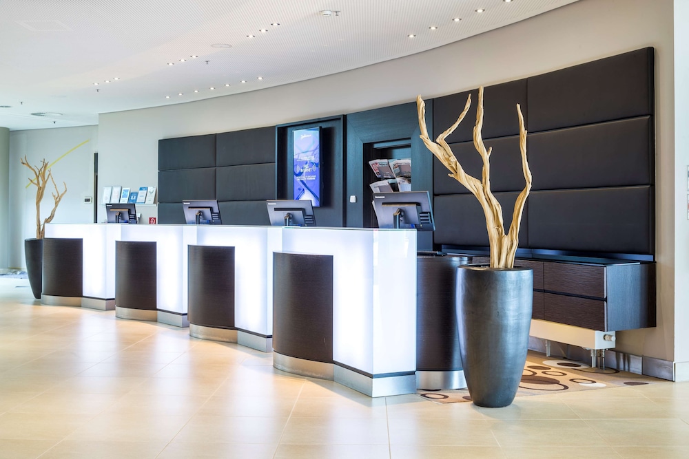 Radisson Blu Hotel, Hamburg Airport 12/66