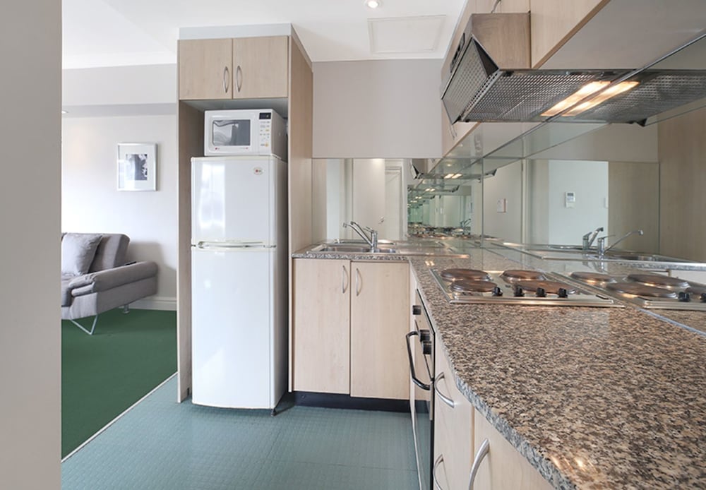 Sydney Airport Suites 49/50