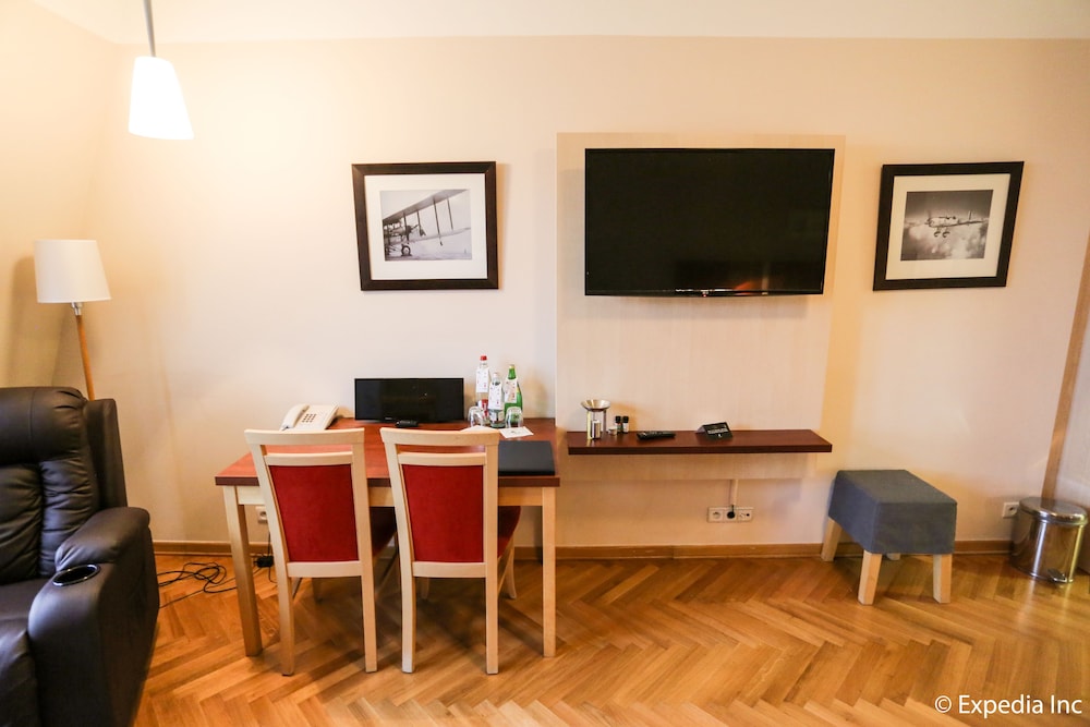 EA Hotel Julis 40/49