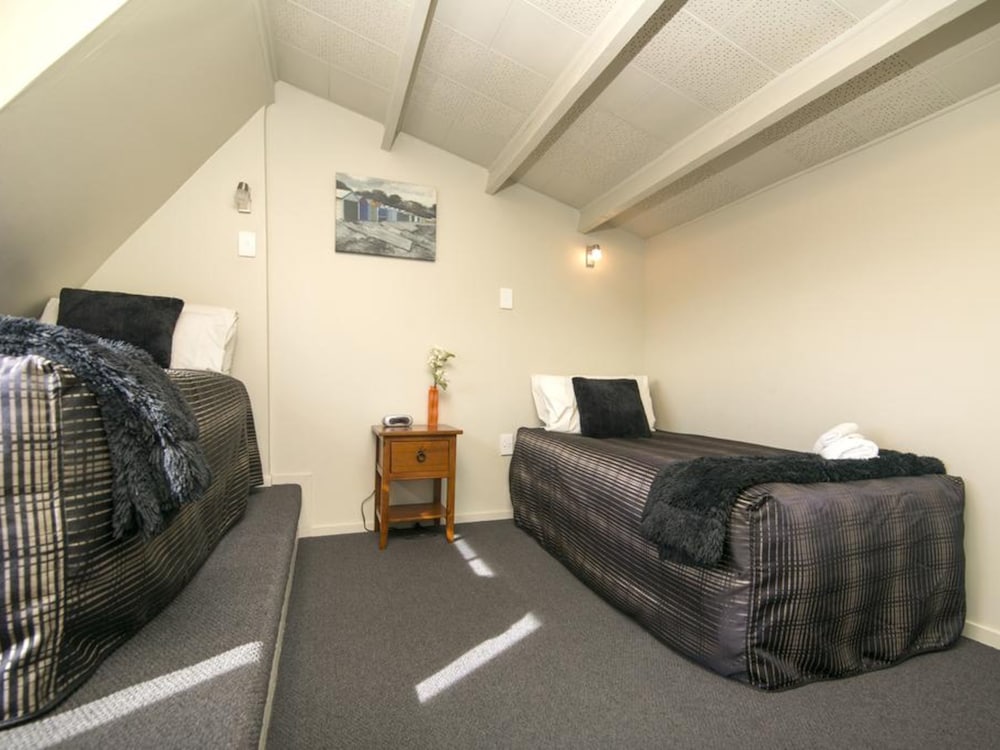 Aldan Lodge Motel 42/47