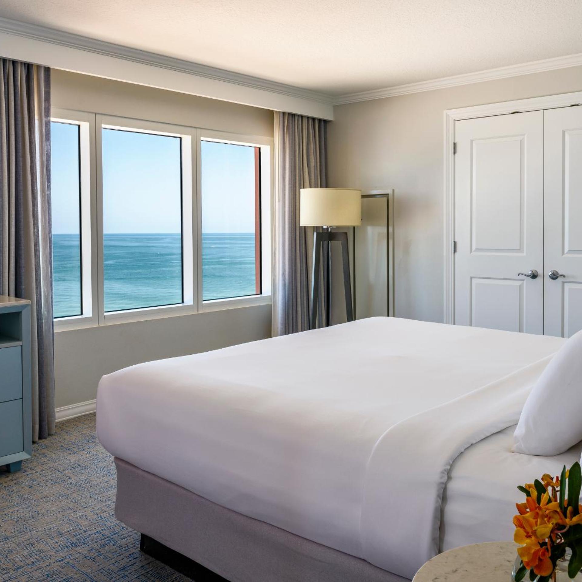 2 Bedrooms, Residential, Suite, Ocean Front