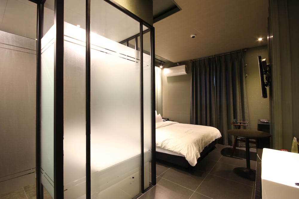 Jinhae Pasta Hotel 20/47