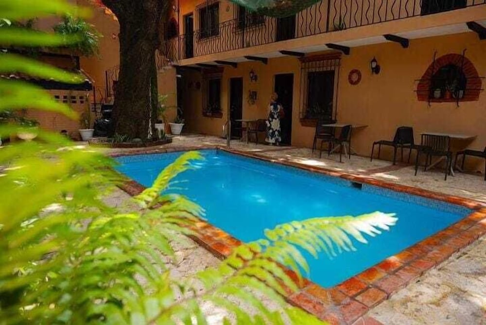 Hotel Dona Elvira 65/70