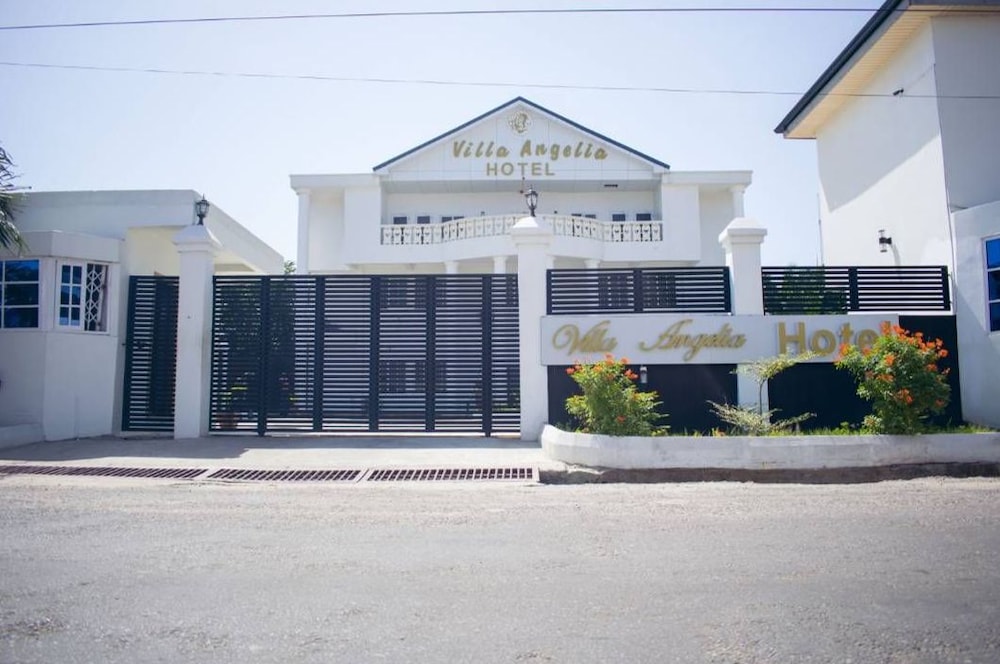 Villa Angelia Hotel 33/36