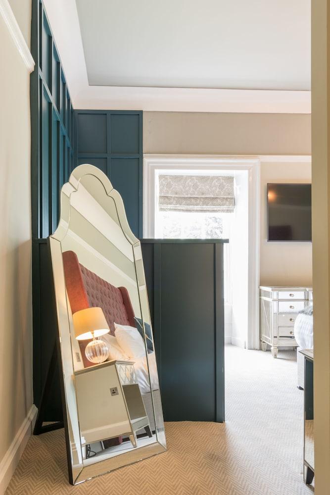 Sanctuary, Suite