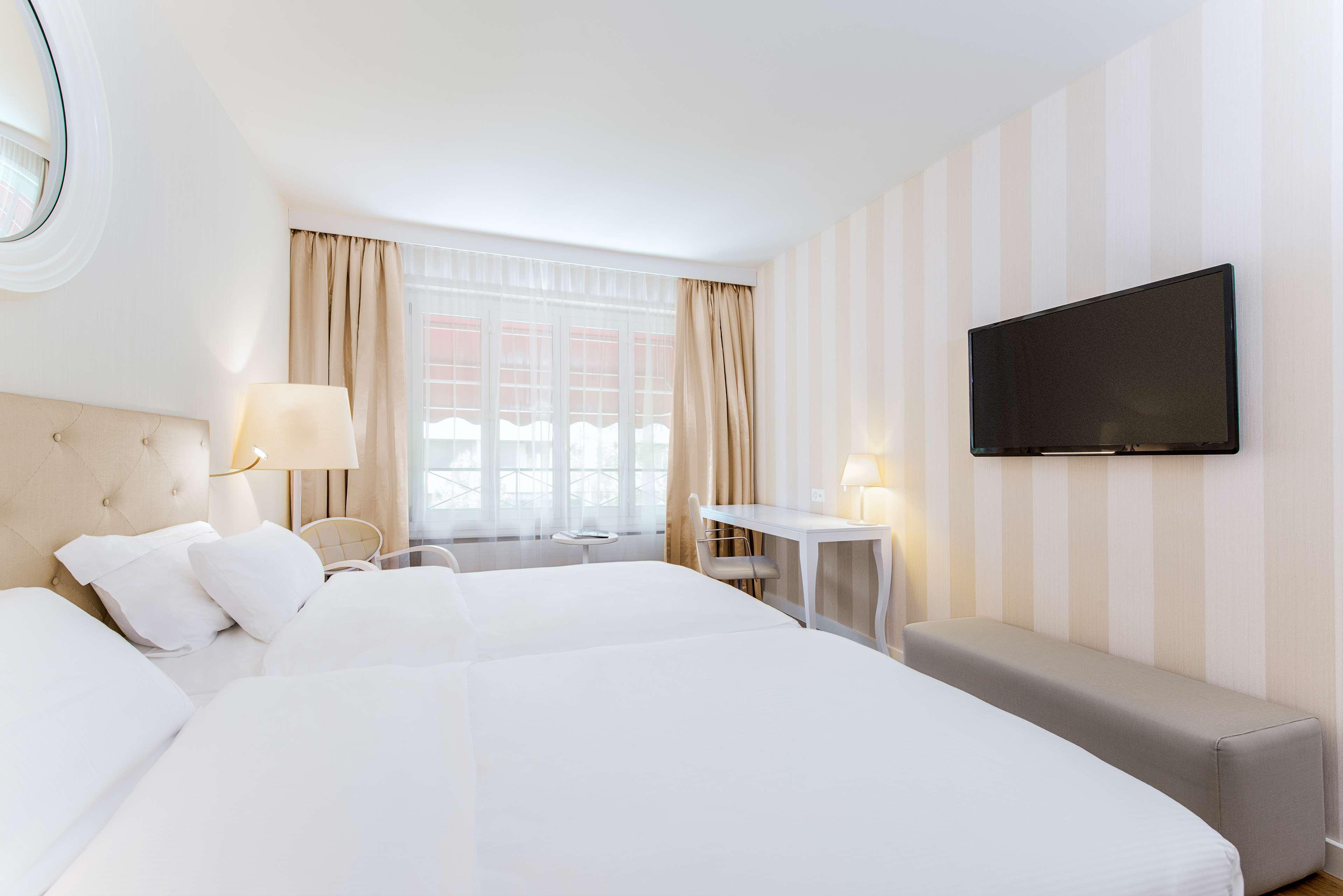 BUSINESS, GARDEN, DOUBLE BED