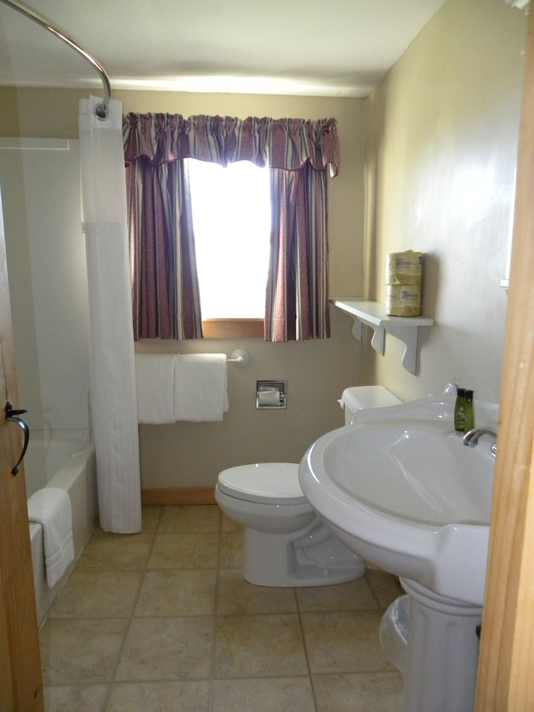 Colonial Gables Oceanfront Village 72/72