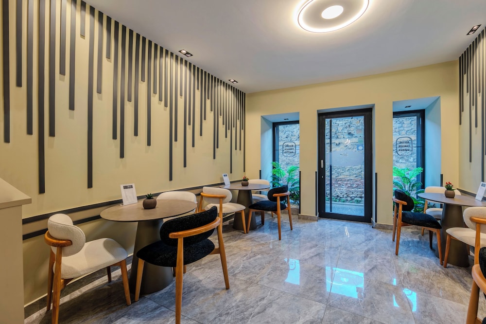 Royal Taksim Suites 38/50
