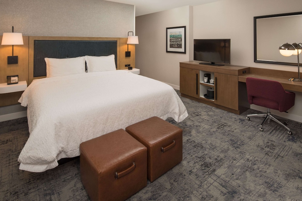 Hampton Inn and Suites by Hilton Portland-Pearl District 17/48