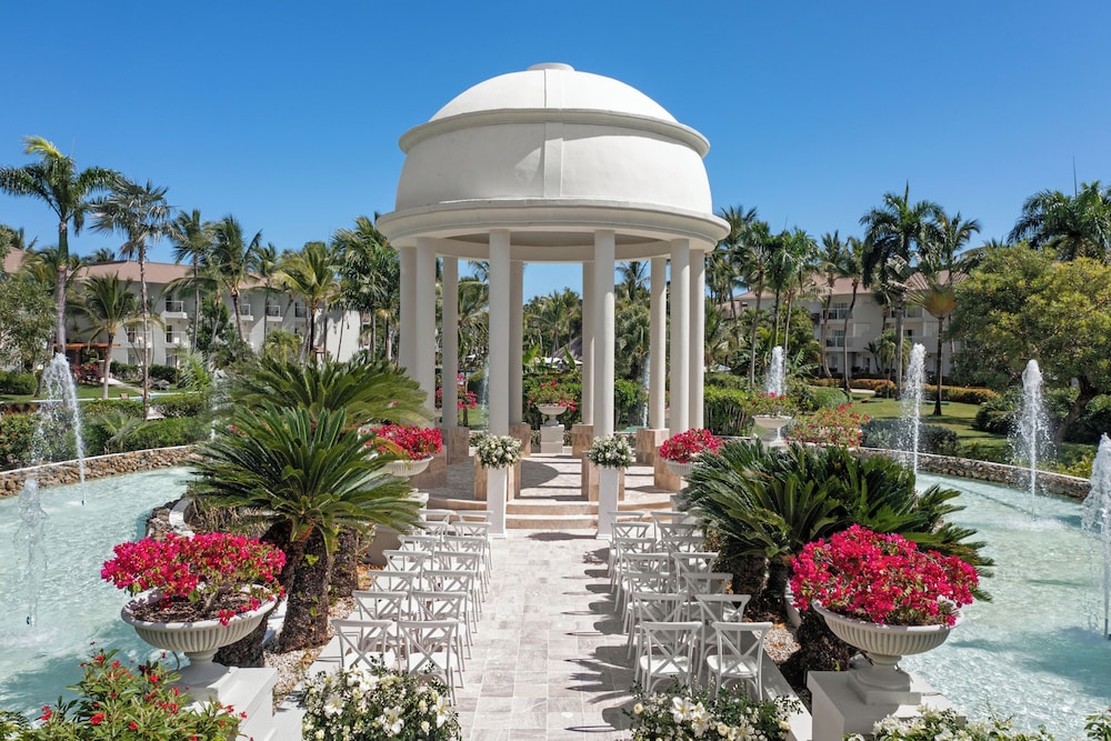 Wyndham Alltra Punta Cana All-Inclusive Resort Hotel