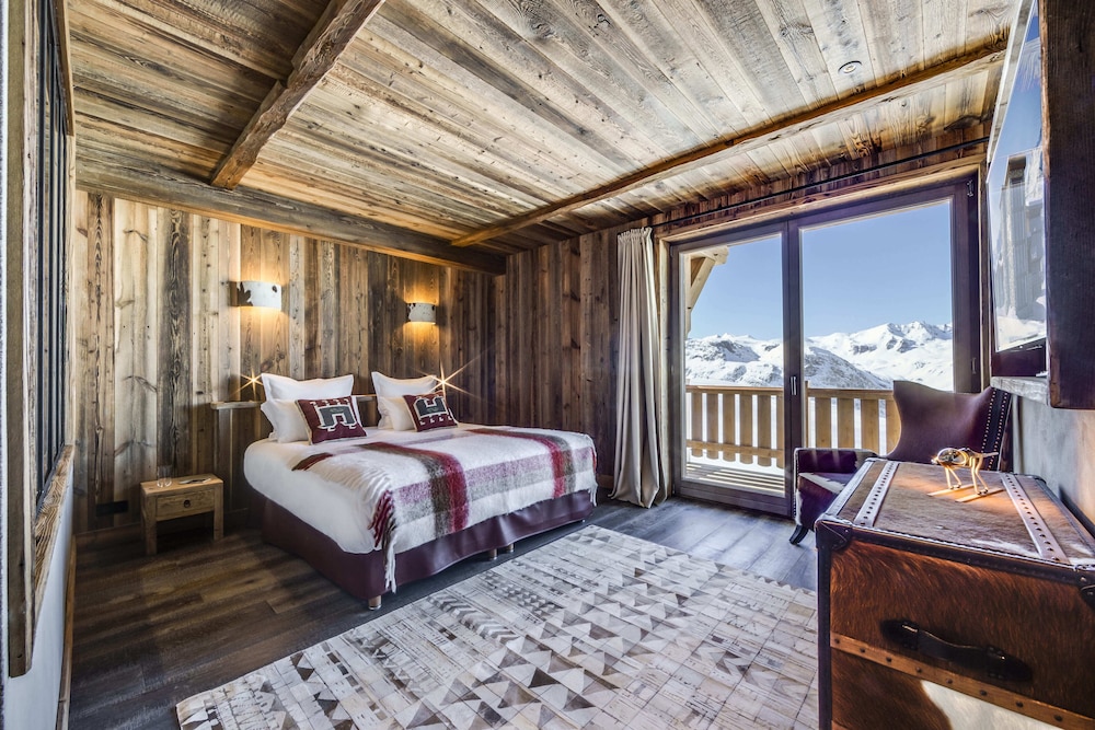 Multiple Bedrooms, Deluxe, Penthouse, 2 Bunk Beds, 3 Queen Beds, Mountain View