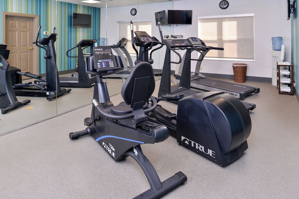 Holiday Inn Express Hotel & Suites St. Louis West-O Fallon 37/71