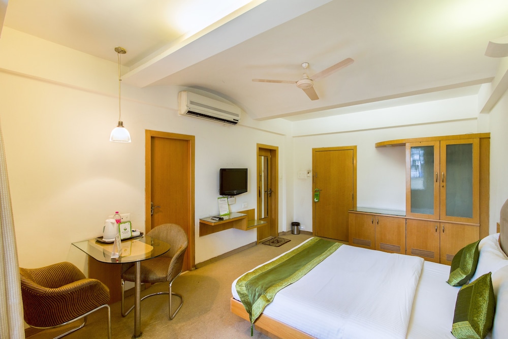 Hotel Niraali Executive 11/65