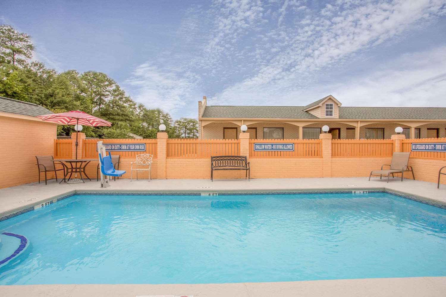 Super 8 By Wyndham Sumter 5/15
