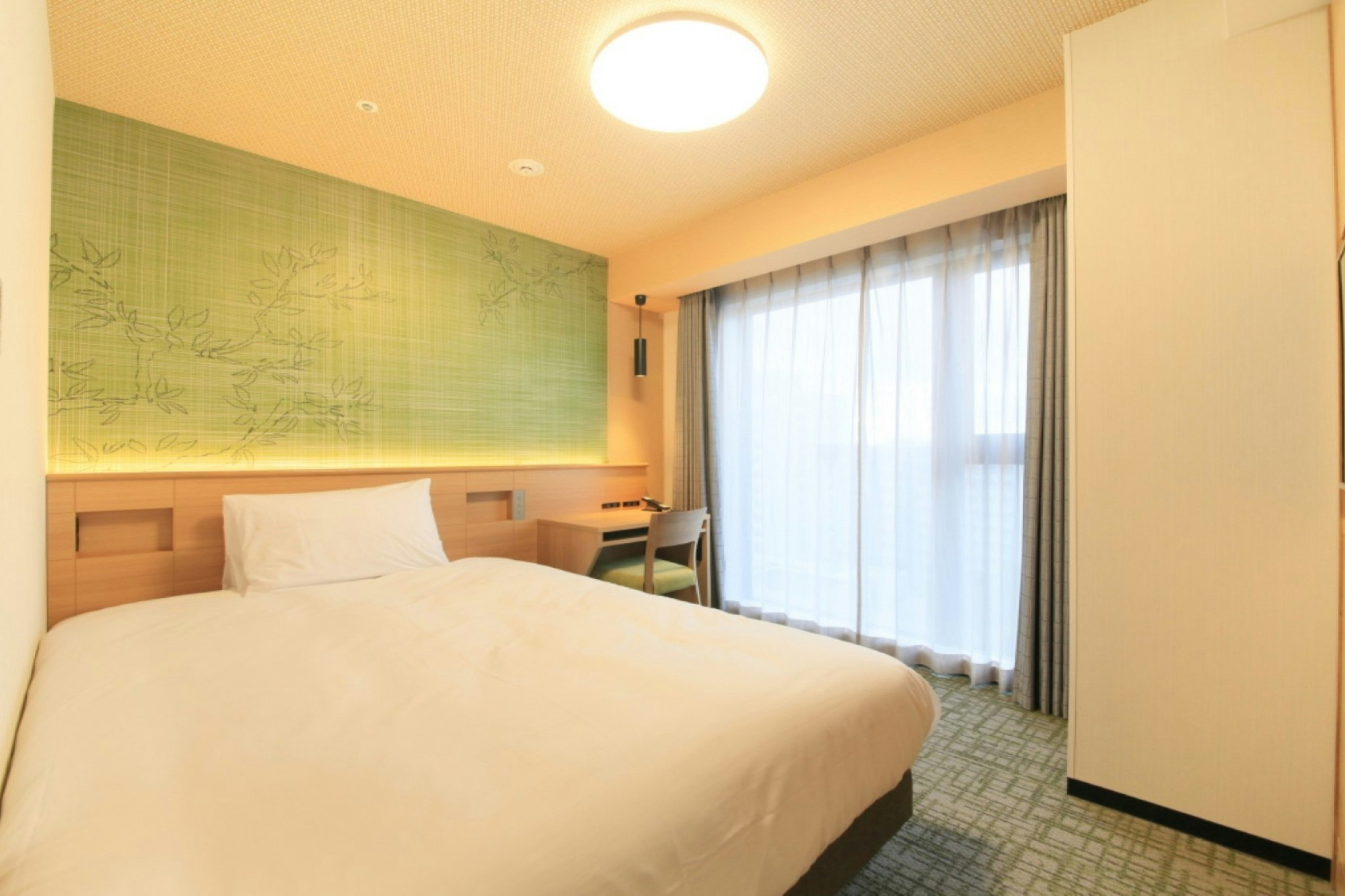 ROOM, SINGLE, DOUBLE BED, SMOKING
