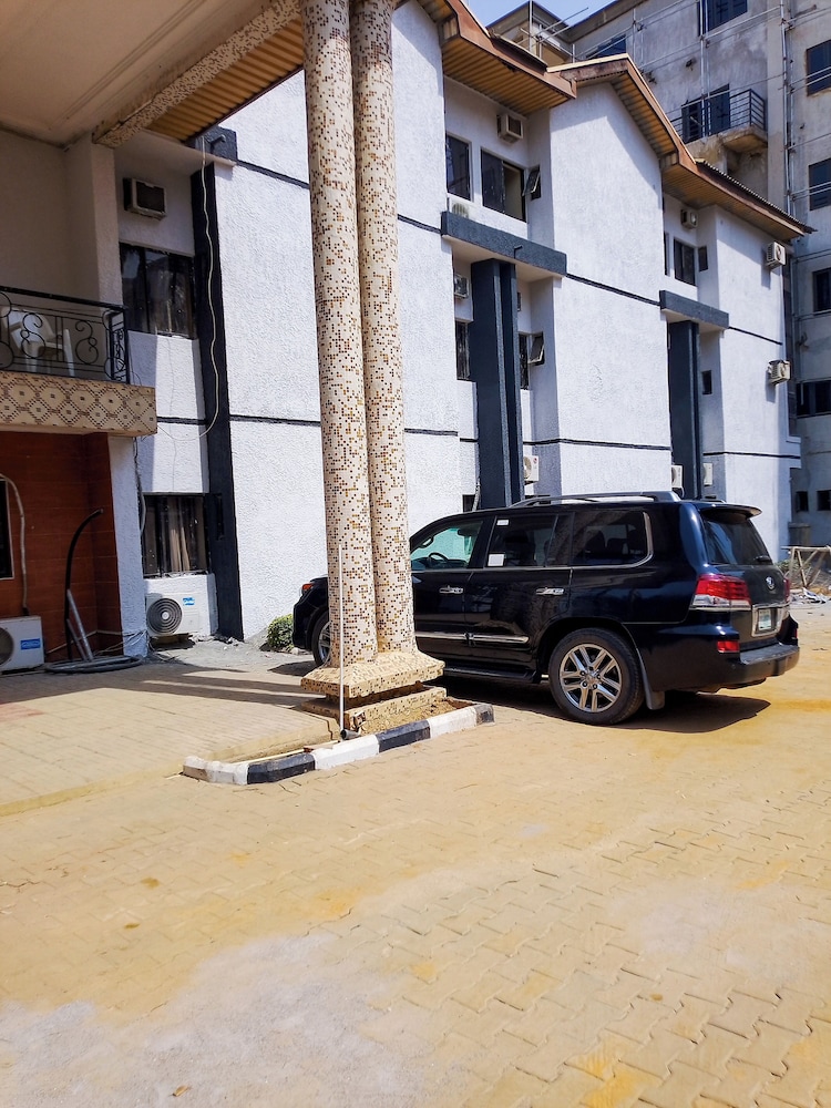 Dreamland Suites 41/45
