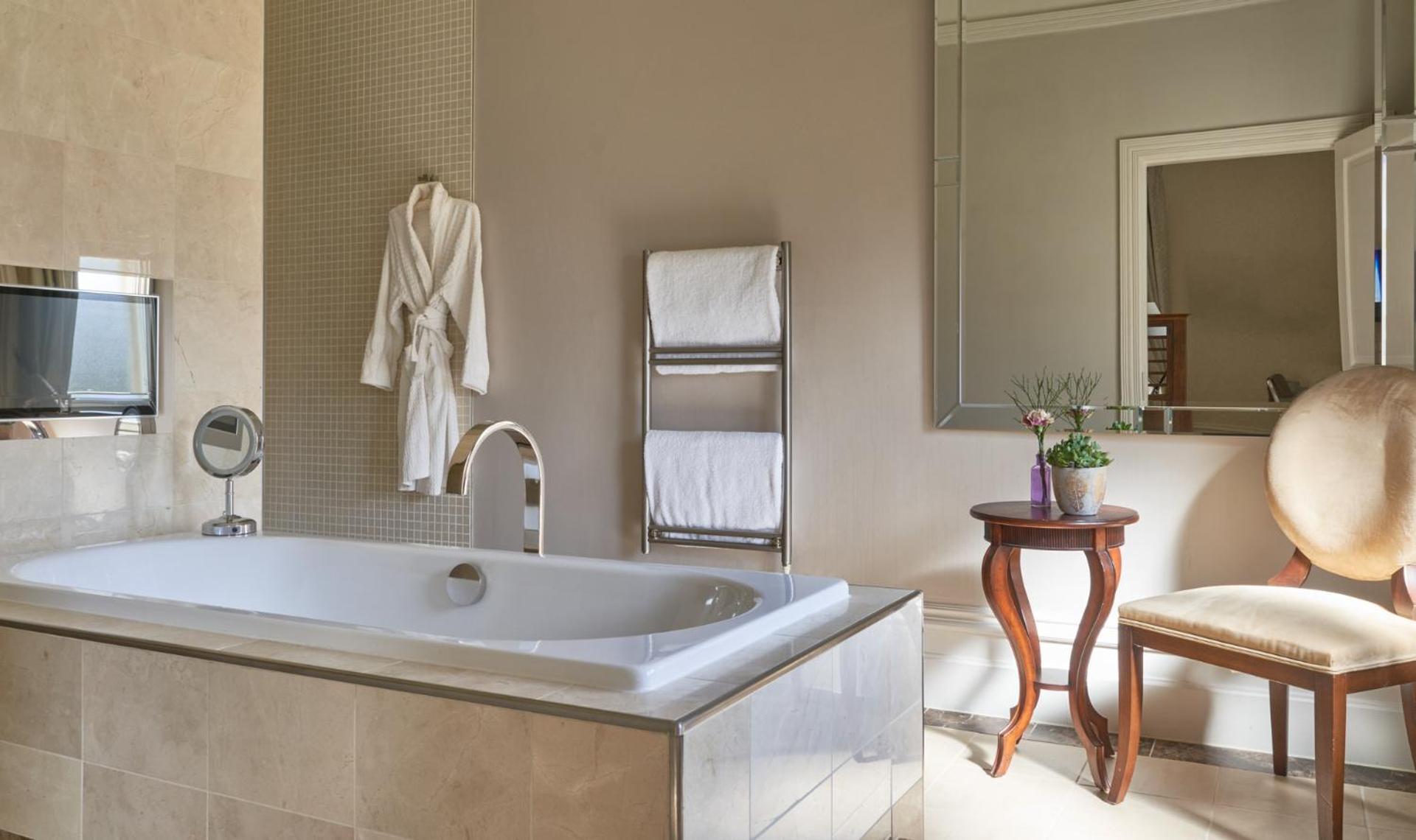 جناح، Rockliffe Hall 6/6