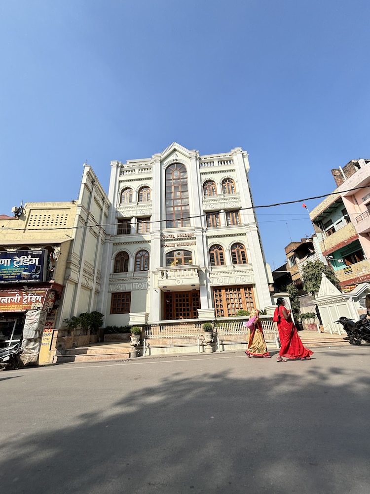 HOTEL PRADEEP 9/55