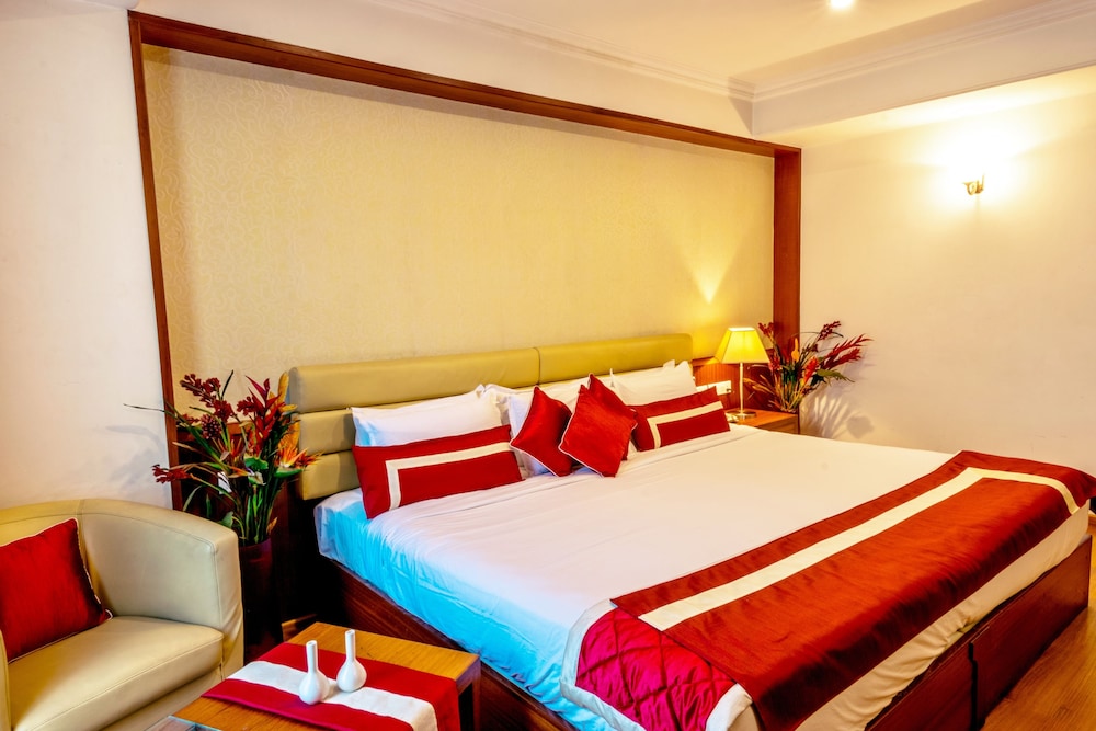 Octave Suites - Residency Road 16/33