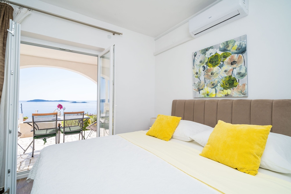 APARTMENTS SANDITO 6/50