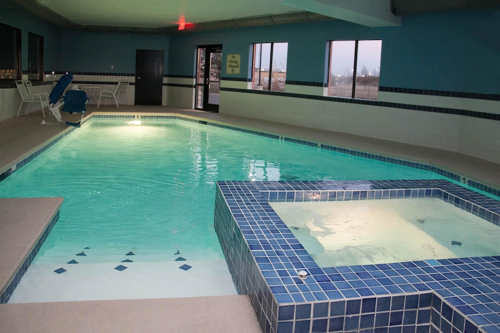 Best Western Plus Olathe Hotel 19/34