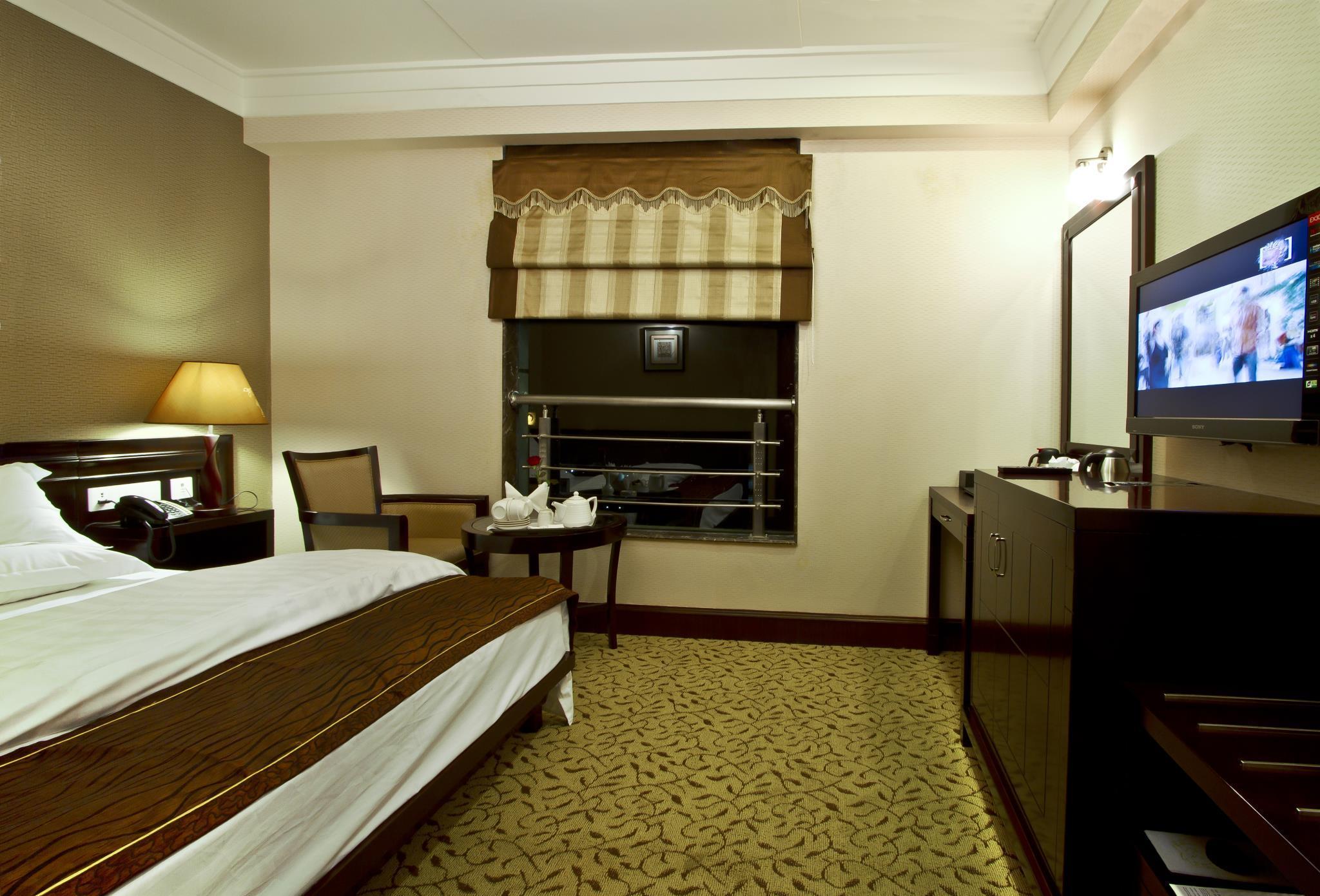 Hotel Gargee Grand 6/25