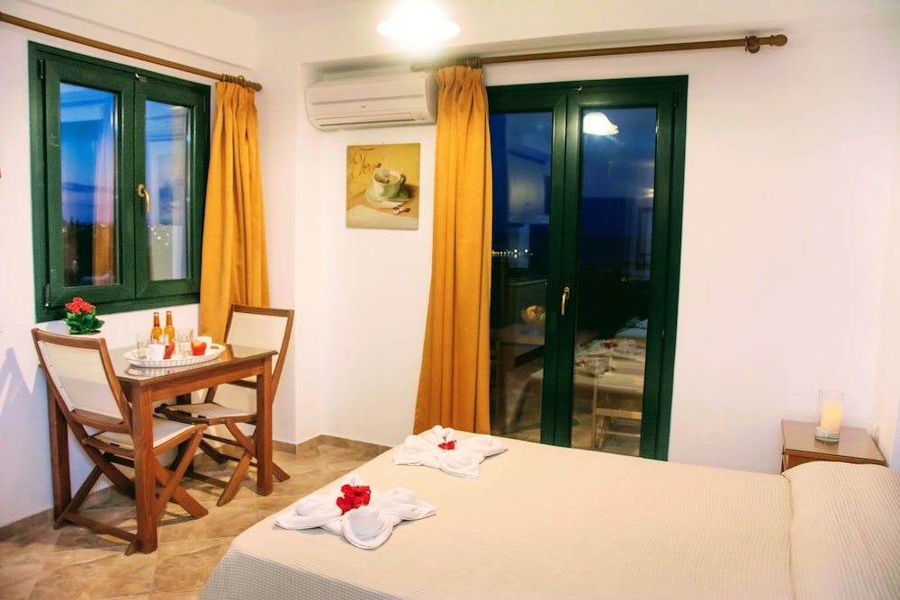 Hotel Ippolity Village 38/71