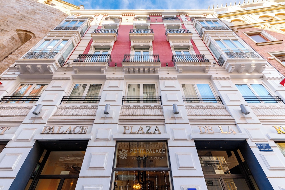 Petit Palace Plaza de La Reina 2/70
