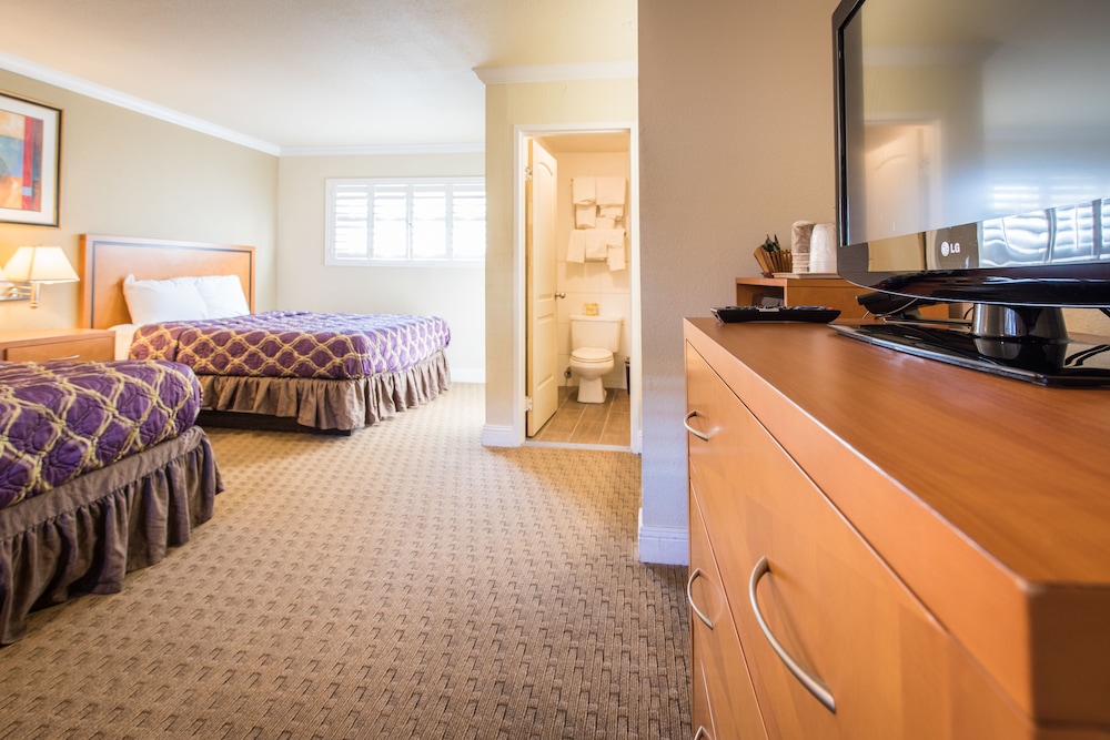 Soma Park Inn – Civic Center 34/50