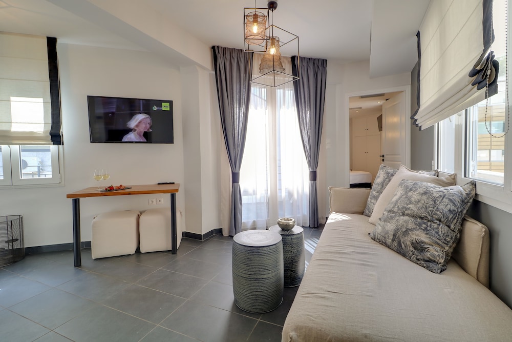 AthiNN Residence 35/50