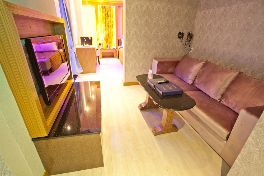 Wei Feng Exquisite Hotel Nanzi Branch 35/50