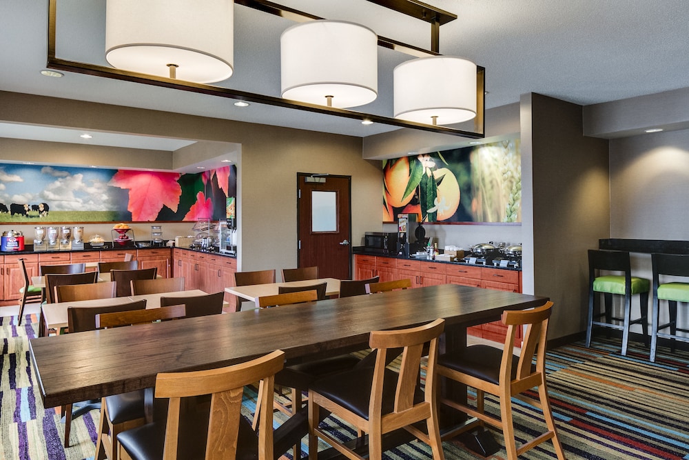 Fairfield by Marriott Inn & Suites Kansas City Airport 24/38