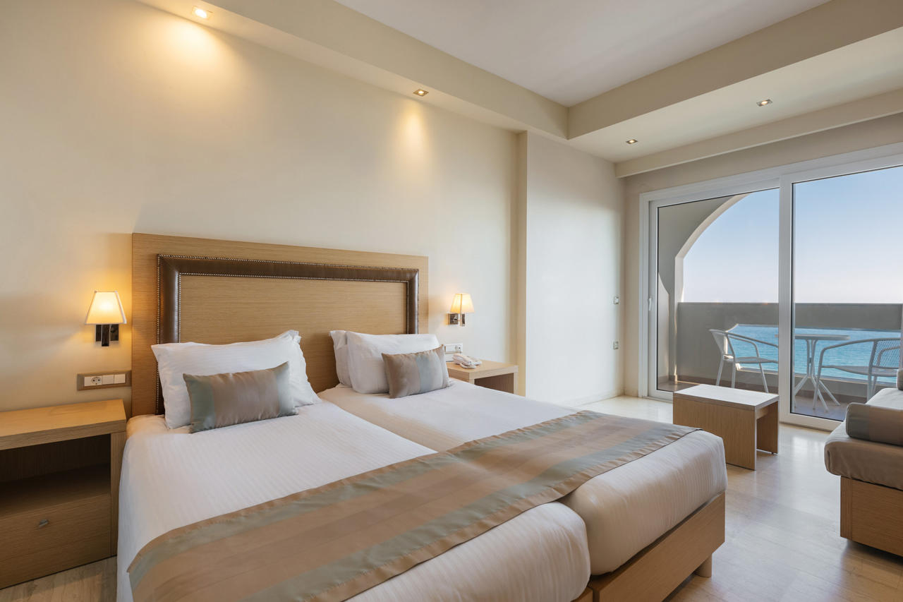 Alexandra Beach Resort & Spa 100/138