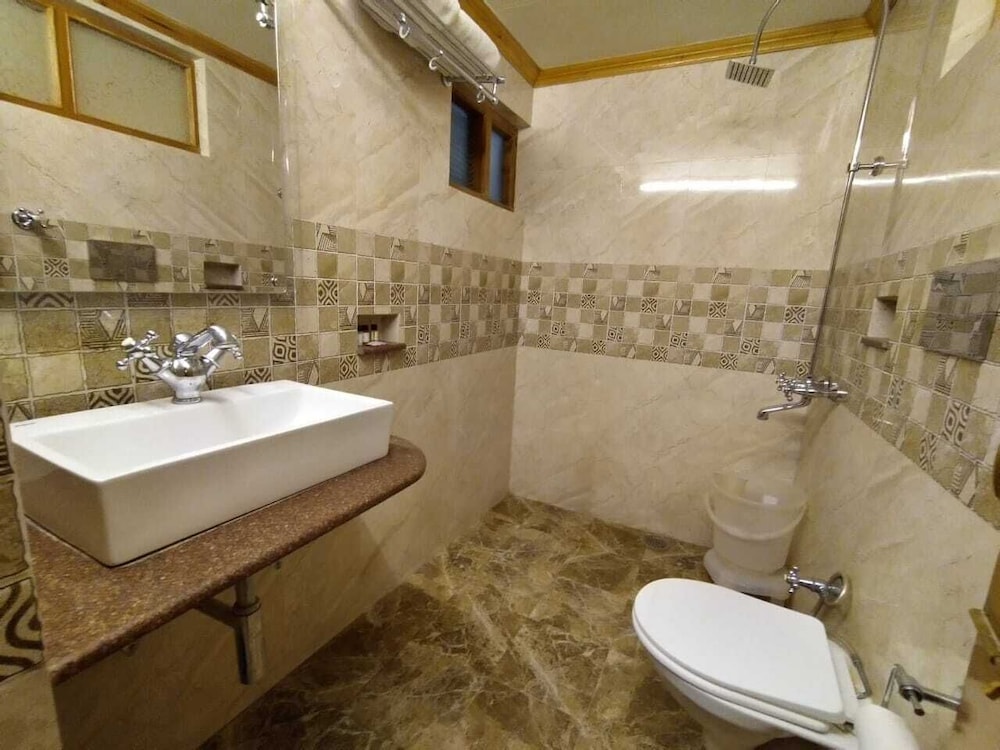 Bridge View Regency 48/50