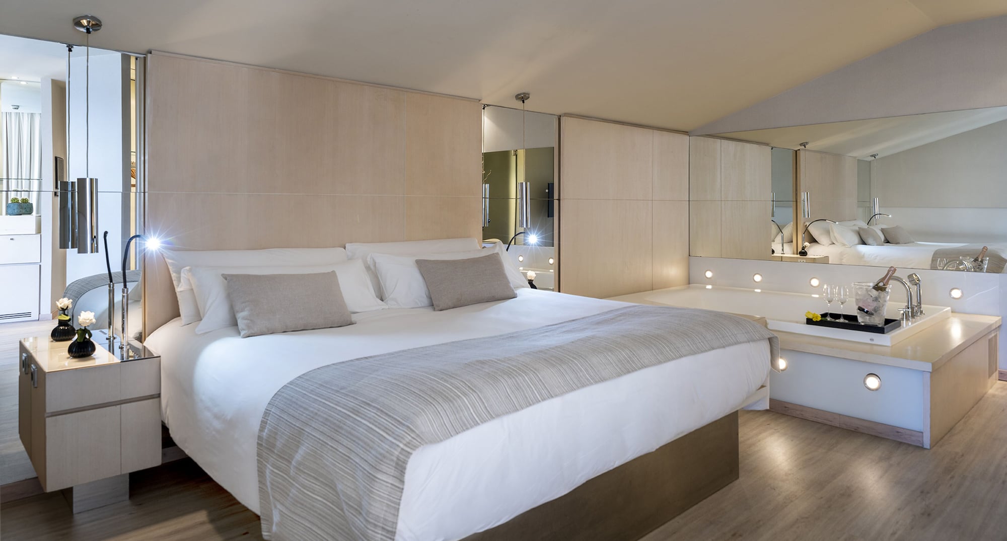 SUITE, TERRACE
