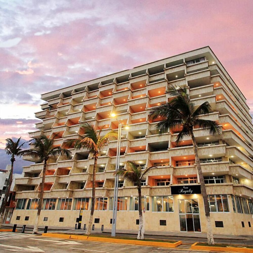 Hotel Royalty 2/64
